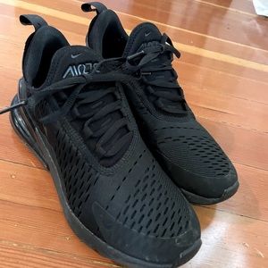 Nike Wmns Air Max 270 ‘Triple Black’ Size 7.5